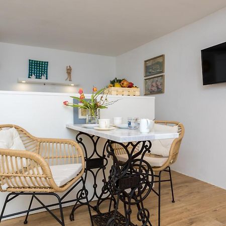 Charming Studio Apartment At House Rustica With Terrace And Nearby Parking Пунат Екстериор снимка