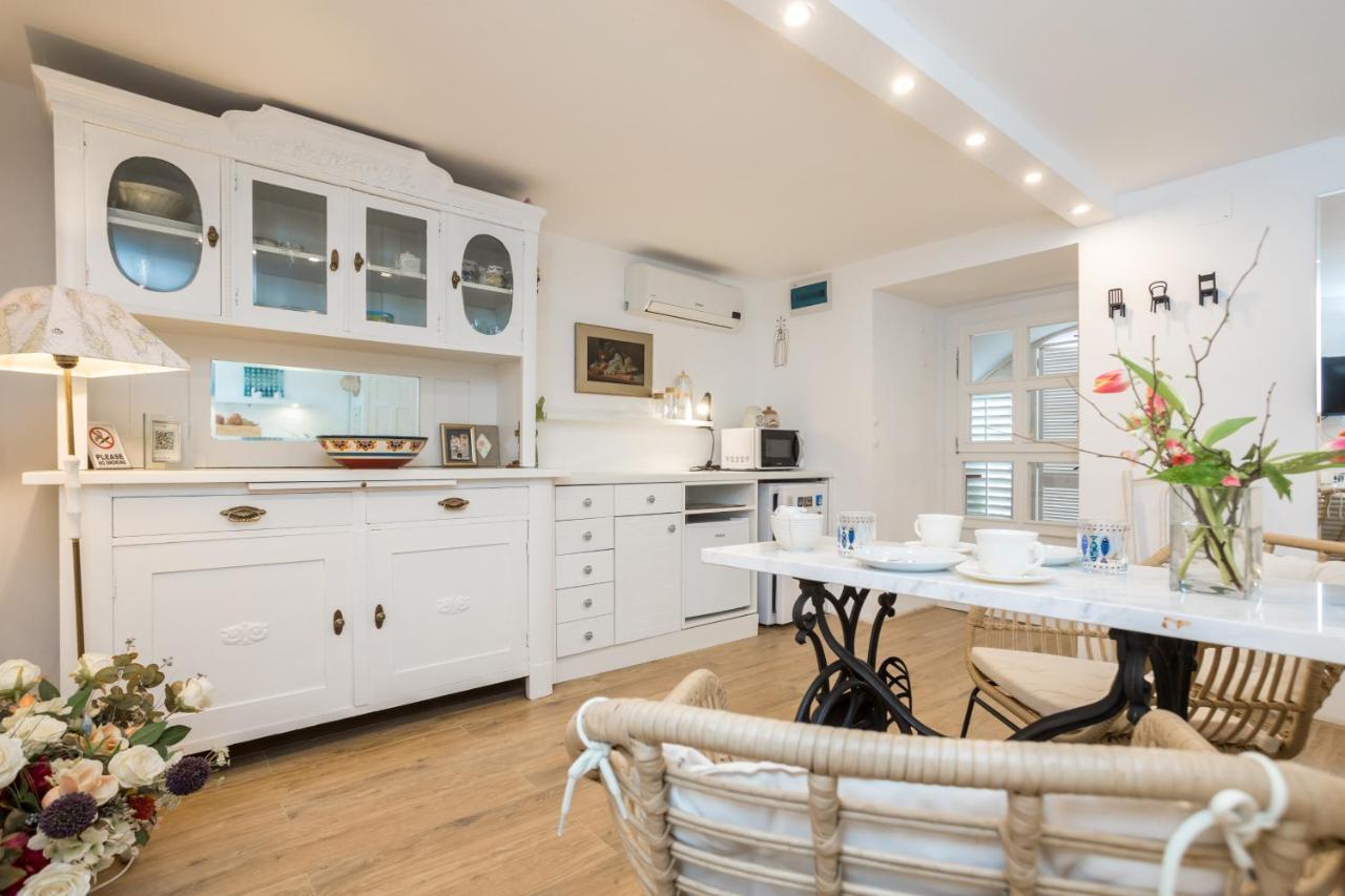 Charming Studio Apartment At House Rustica With Terrace And Nearby Parking Пунат Екстериор снимка