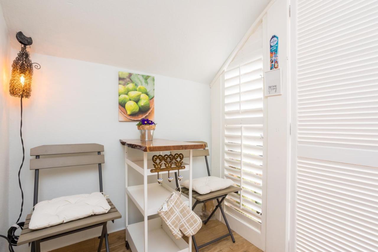 Charming Studio Apartment At House Rustica With Terrace And Nearby Parking Пунат Екстериор снимка