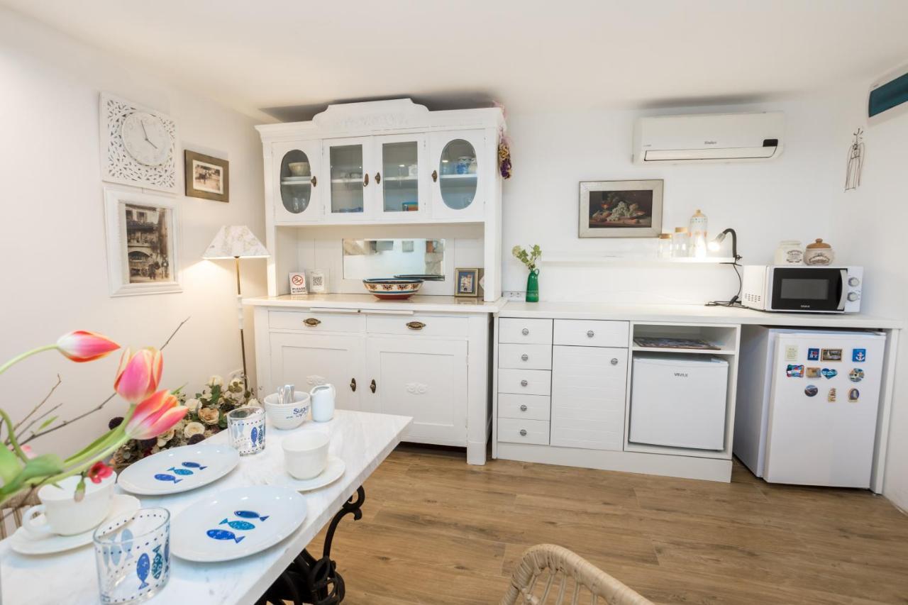 Charming Studio Apartment At House Rustica With Terrace And Nearby Parking Пунат Екстериор снимка