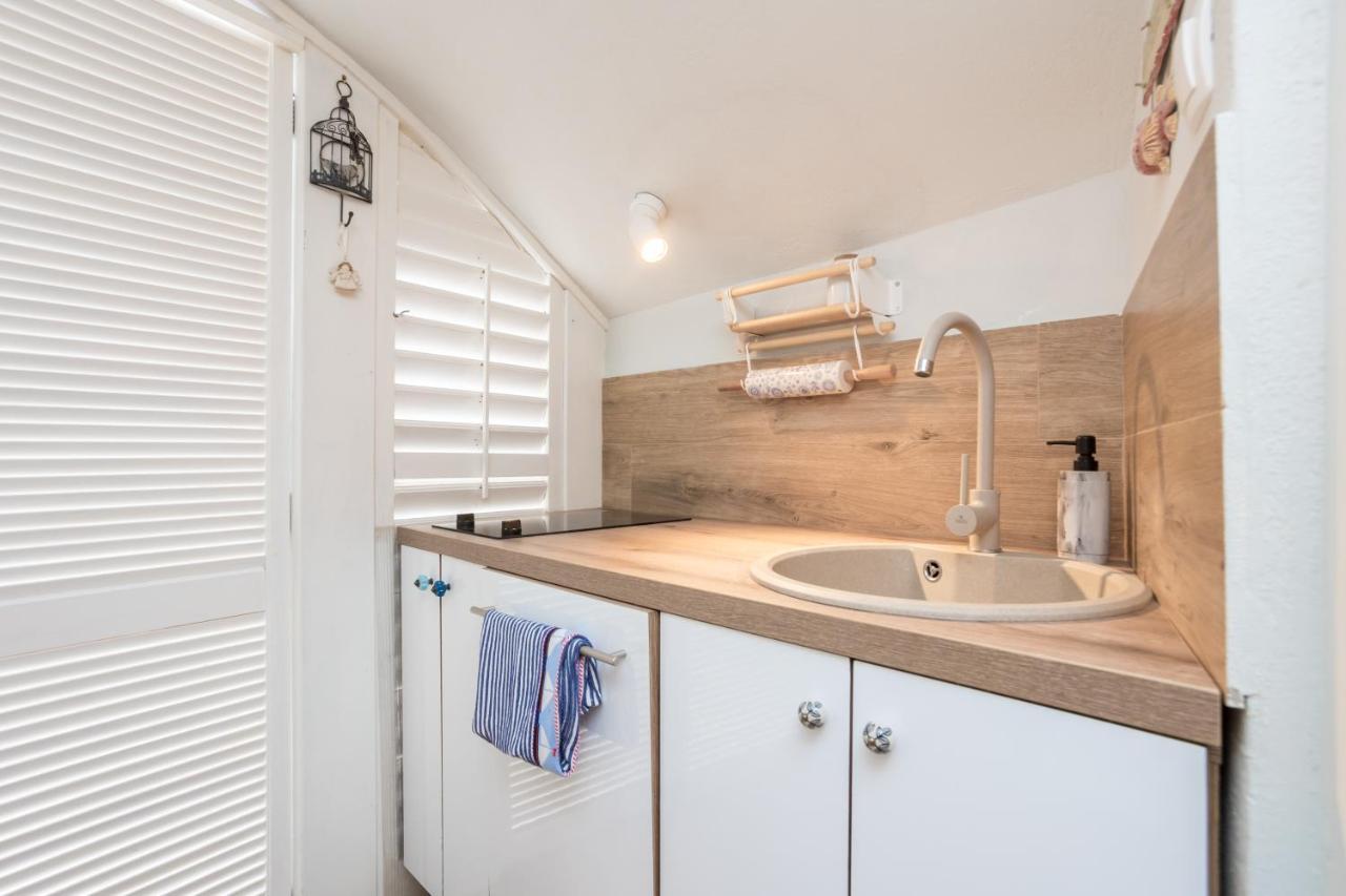 Charming Studio Apartment At House Rustica With Terrace And Nearby Parking Пунат Екстериор снимка