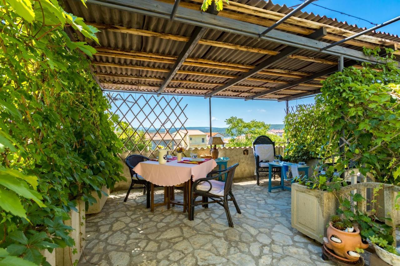 Charming Studio Apartment At House Rustica With Terrace And Nearby Parking Пунат Екстериор снимка